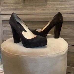 Michael Kors size 8 suede pumps